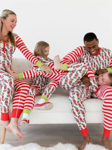 Wholesale7 Striped Printed Contrast Color Family Christmas Pajamas